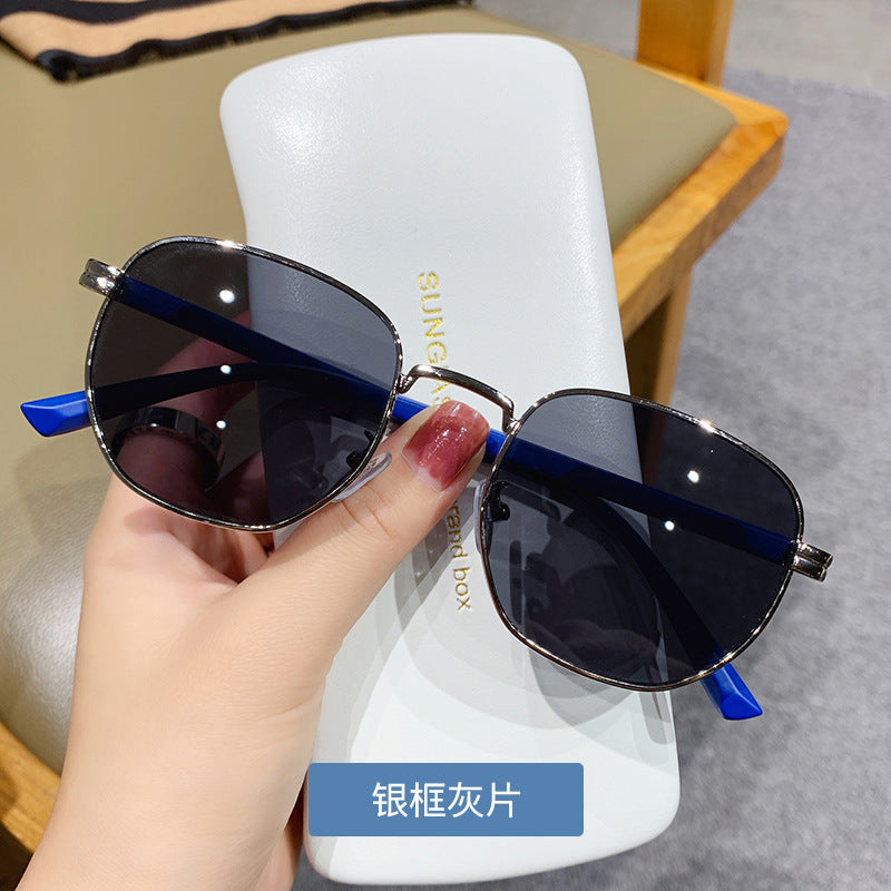 Venta al por mayor Street Style Catwalk Colorful PC Gafas de sol