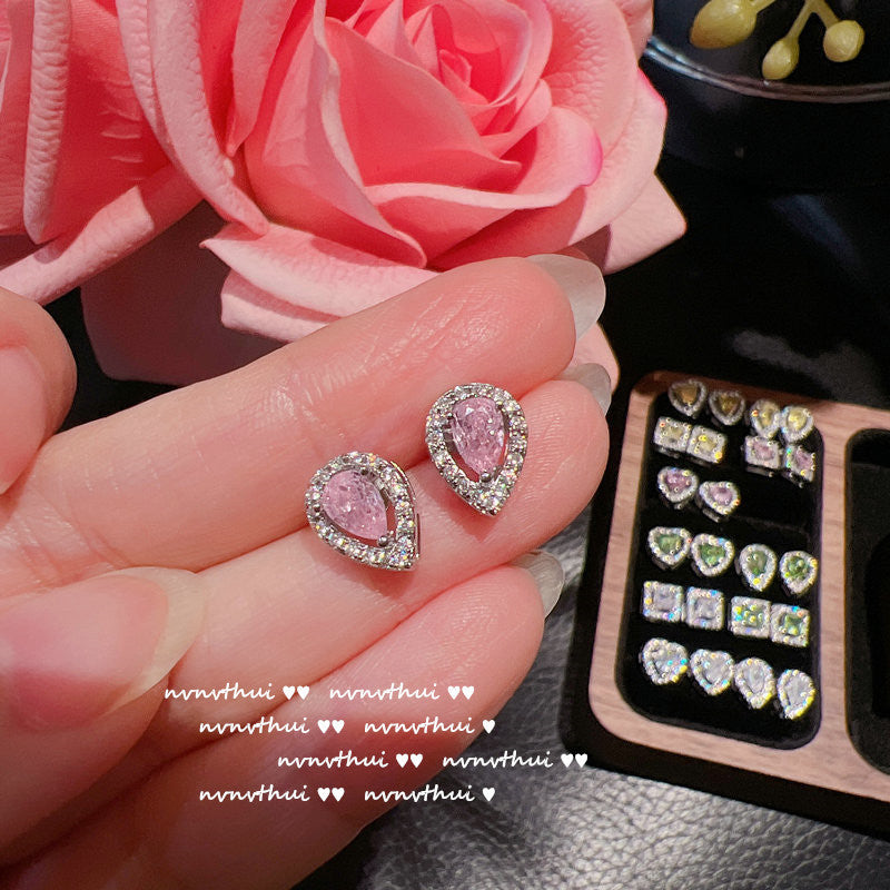 Venta al por mayor Pendientes de piedras preciosas de corazón amarillo 18K Zircon