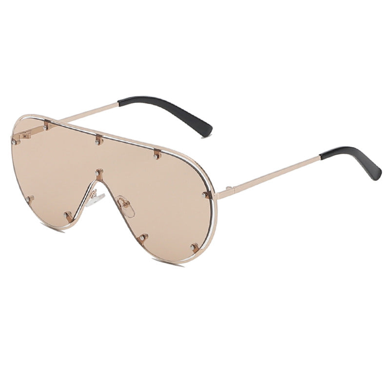 Gafas de sol para mujer con marco grande de metal PC al por mayor ahuecadas