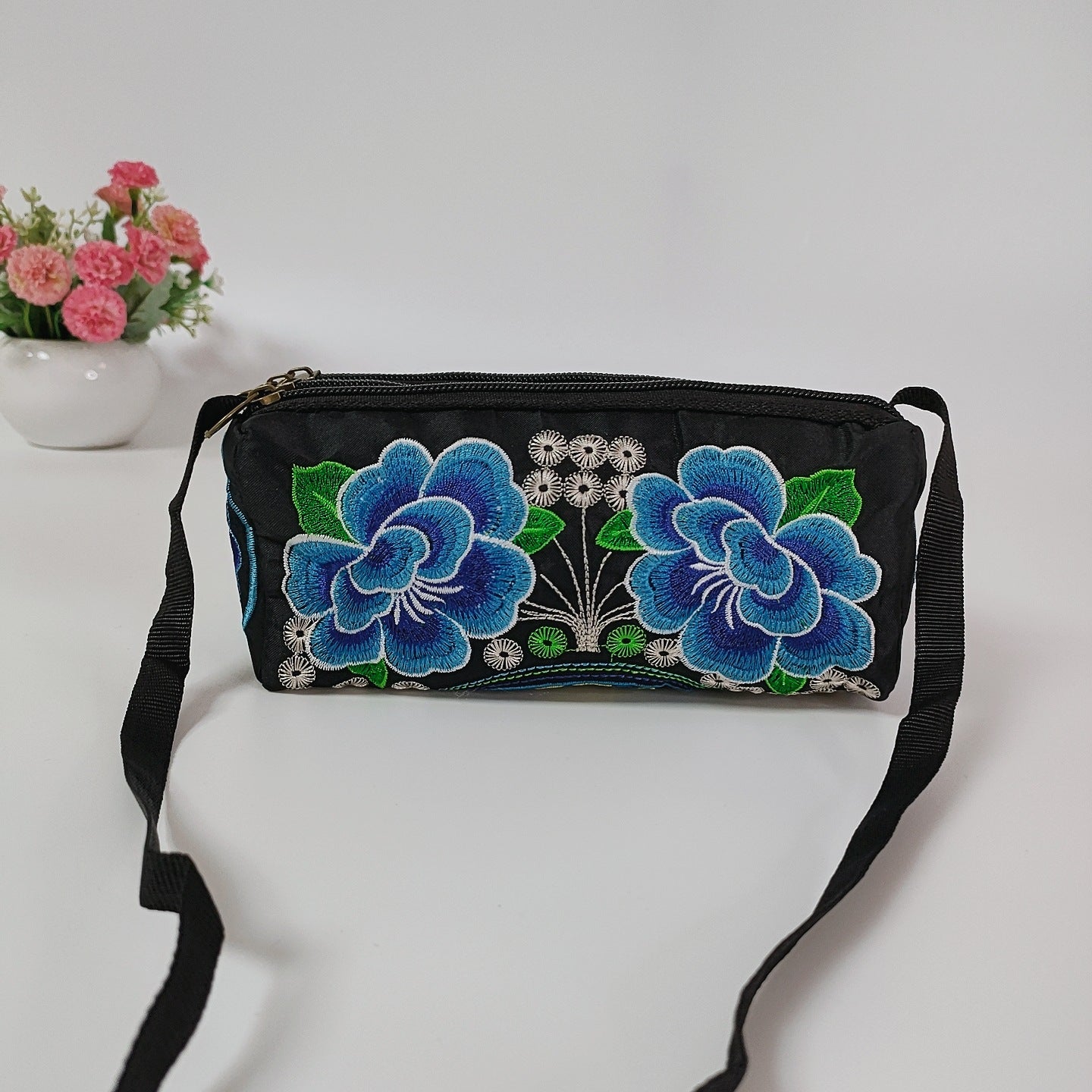 Wholesale Canvas Ethnic Style Embroidered Bags and Purses