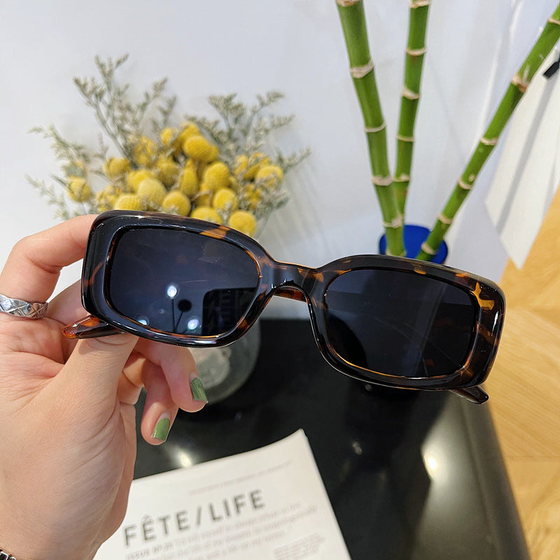 Venta al por mayor Gafas de sol de PC con marco cuadrado