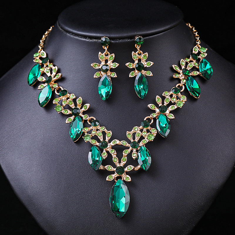 Wholesale Vintage Crystal Alloy Long Necklace Earrings Set