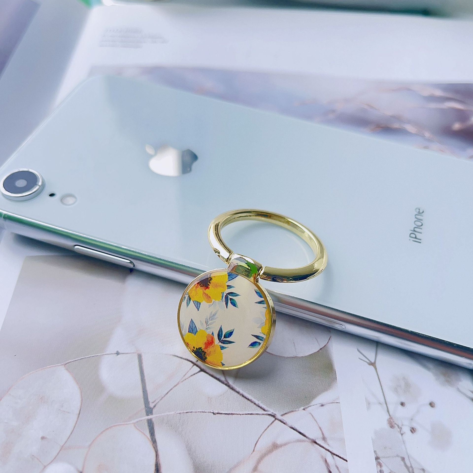 Soporte de teléfono móvil de flor pequeña con hebilla de anillo de metal al por mayor