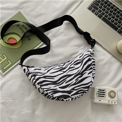 Wholesale Oxford Cloth Leopard Cow Pattern Messenger Bag