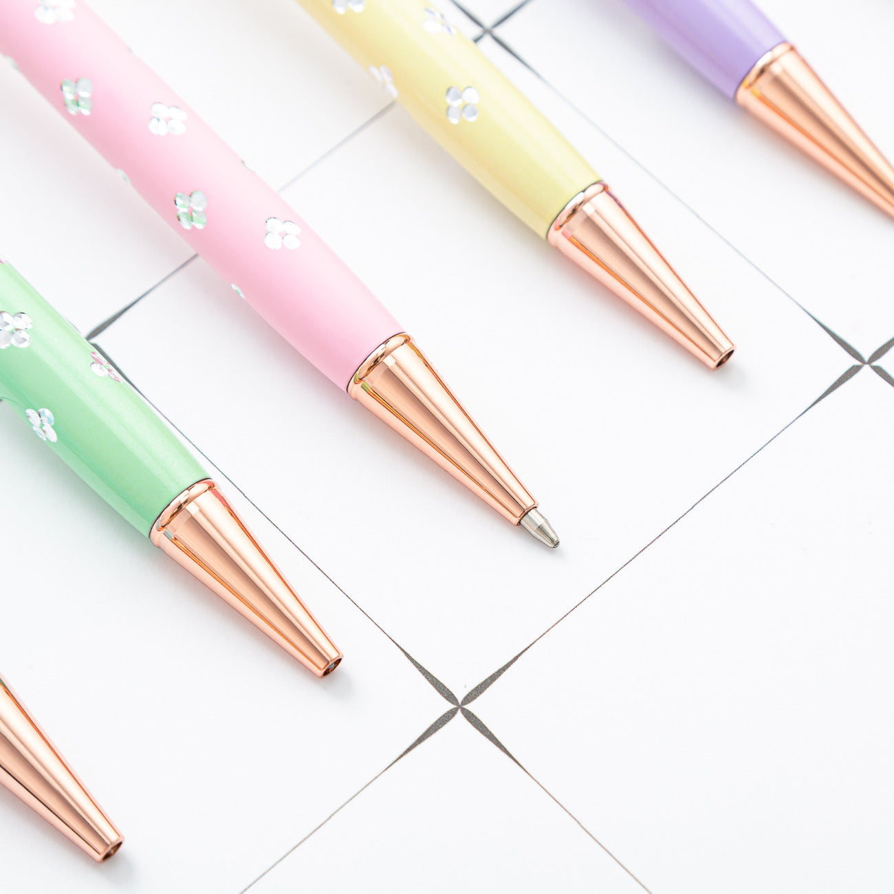 Metal al por mayor de cuatro hojas de hierba colgante de bola de bola