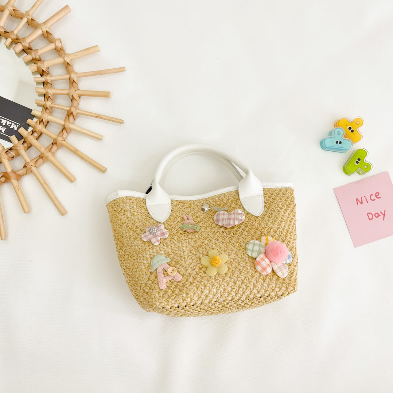 Venta al por mayor Bolsa de paja de asas de apliques de vacaciones