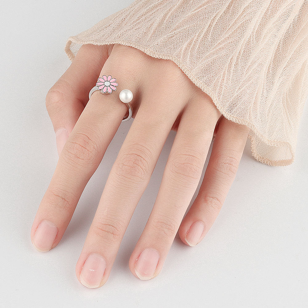 Venta al por mayor de anillos ajustables giratorios de cobre Daisy Pearl
