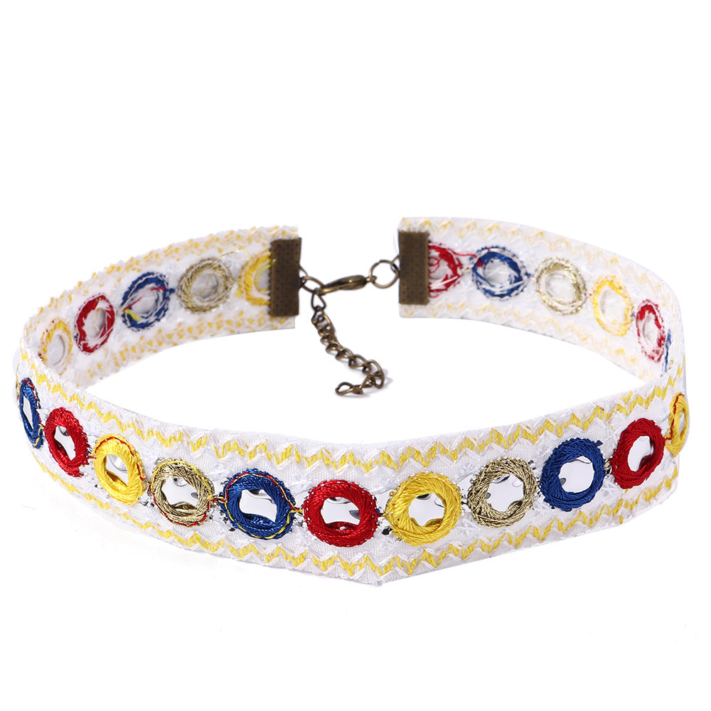 Venta al por mayor Collar de pompones de borla bohemia de tela