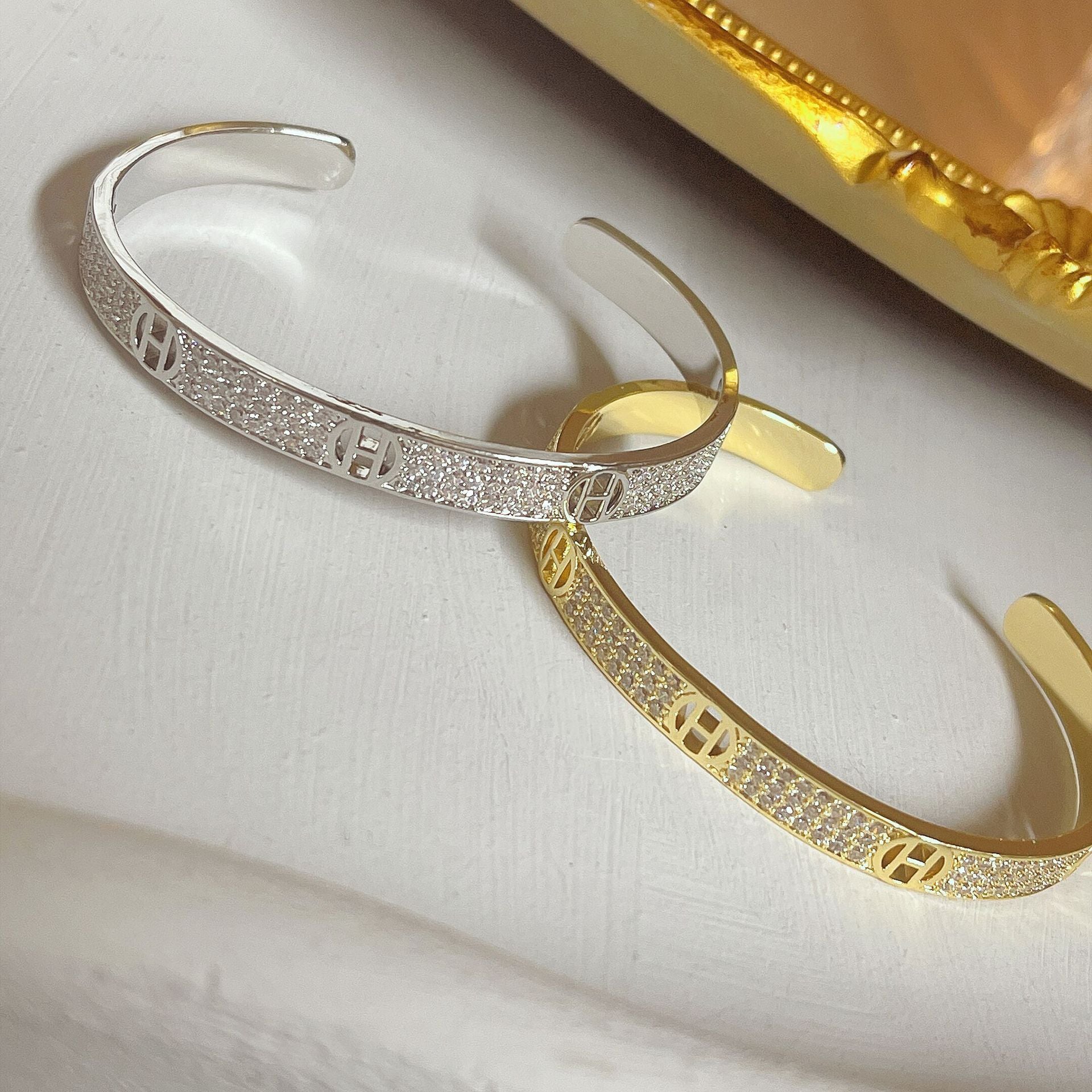 Wholesale Vintage Simplified Letter Metal Bracelet