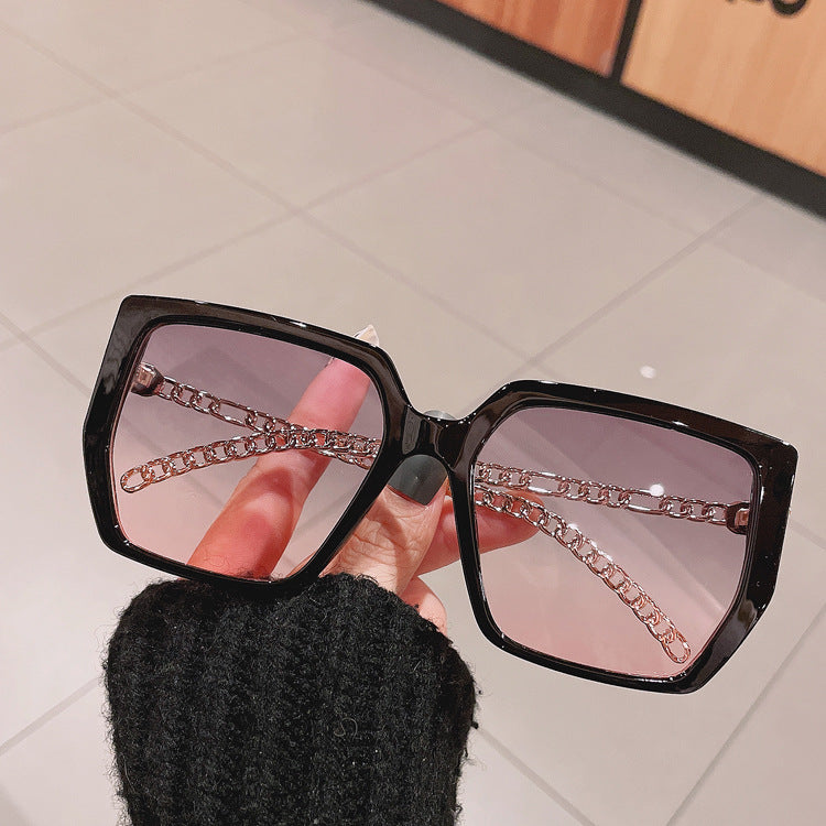 Venta al por mayor Gafas de sol de mujer con caja grande de cadena