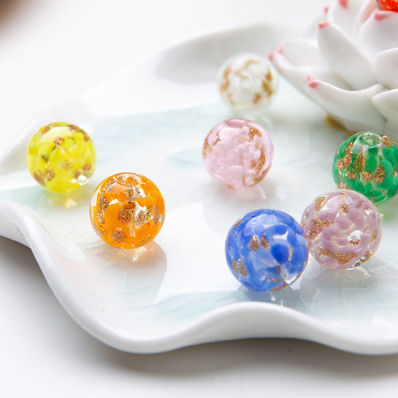 Cuentas de arena de oro de vidrio de flor roto de 100 piezas al por mayor