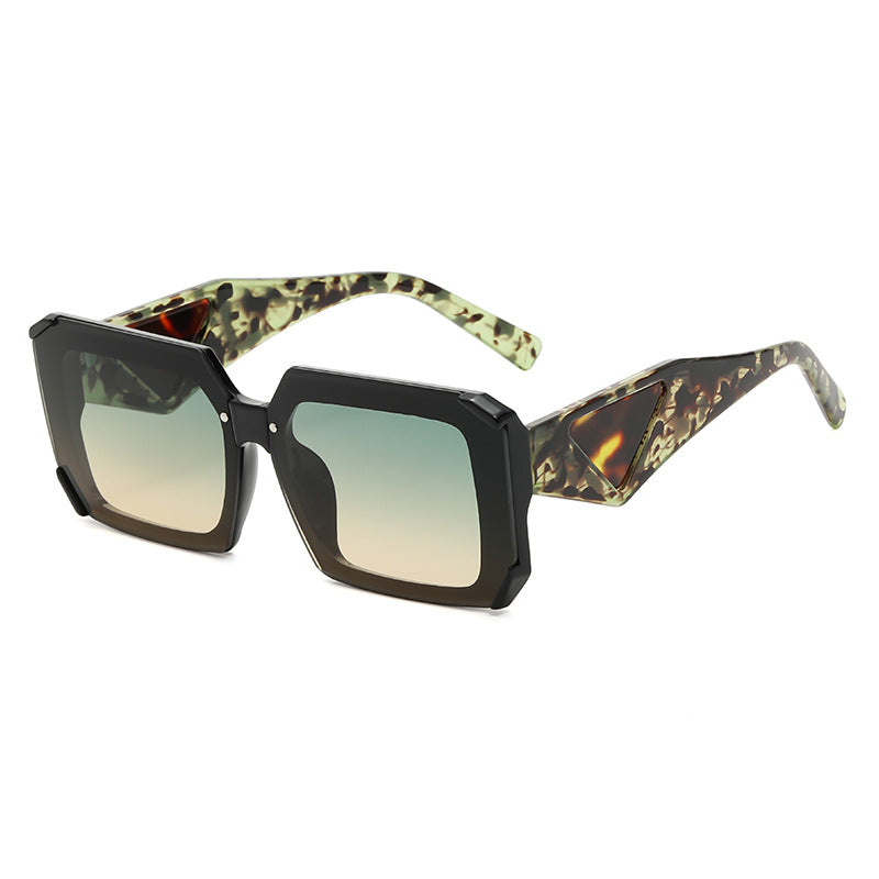 Venta al por mayor PC Square UV-proof Gafas de sol para hombres y mujeres