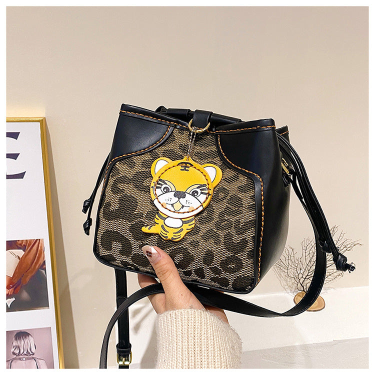 Venta al por mayor PU Tiger Bag Bucket Bag hecho a mano Diy Material Bag