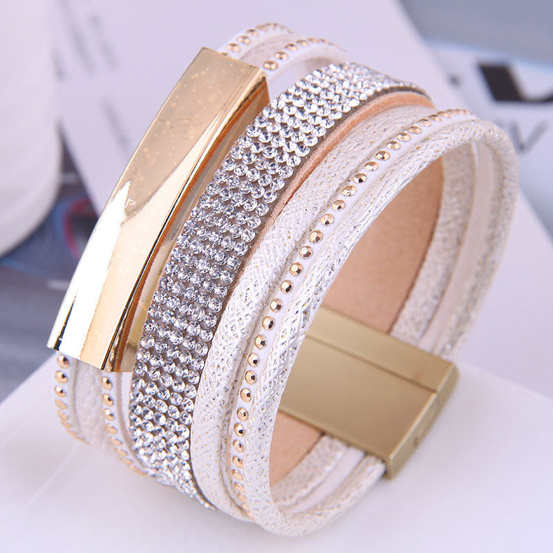 Venta al por mayor Pulsera de aleación de imán de cuero con tachuelas de diamantes