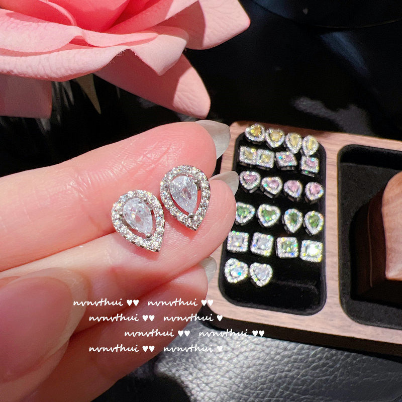 Venta al por mayor Pendientes de piedras preciosas de corazón amarillo 18K Zircon