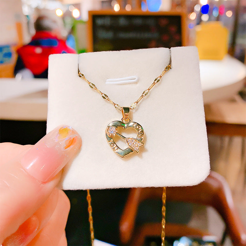 Venta al por mayor collar colgante de tirador de amor de acero de titanio