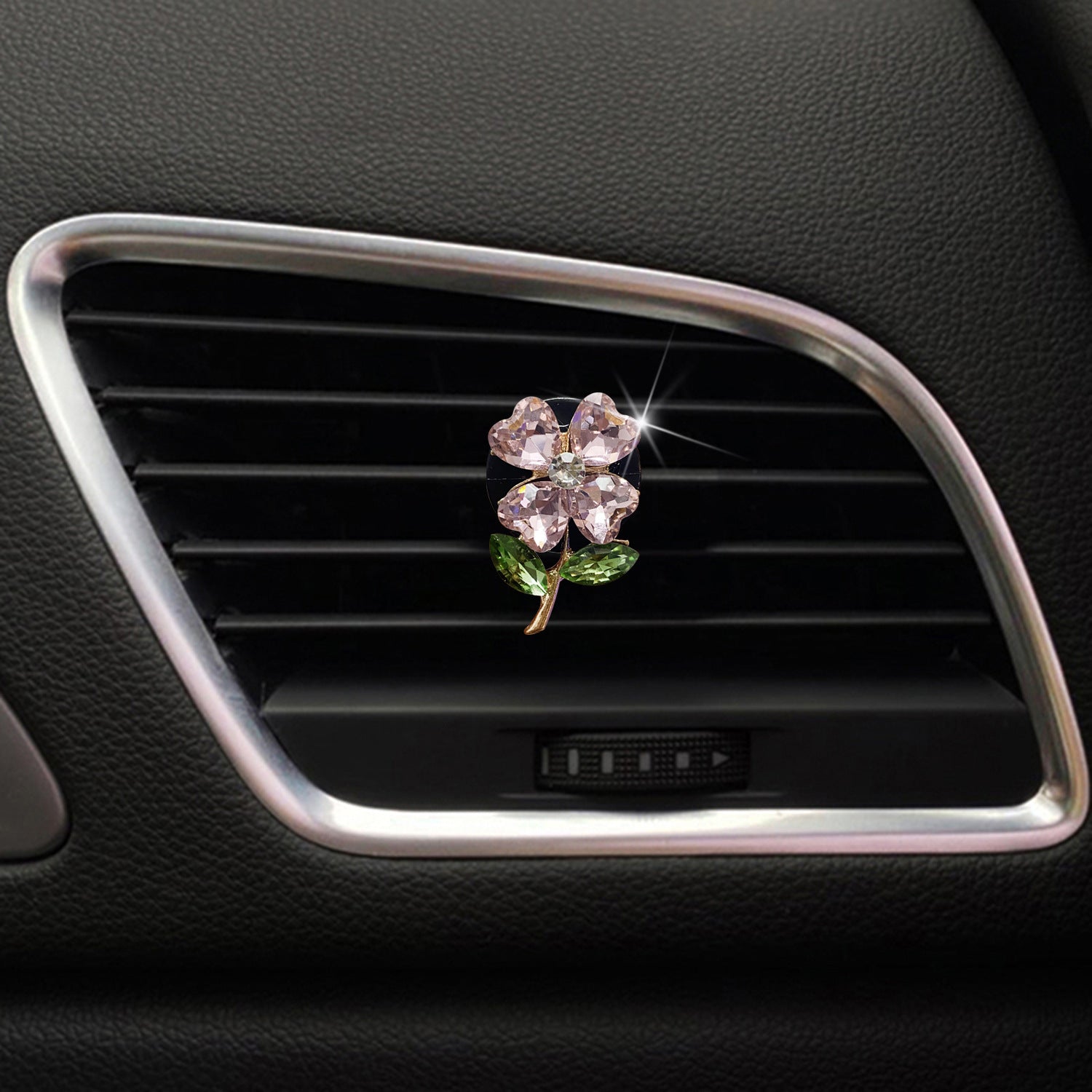 Venta al por mayor Decoración de coche de cristal de trébol de metal