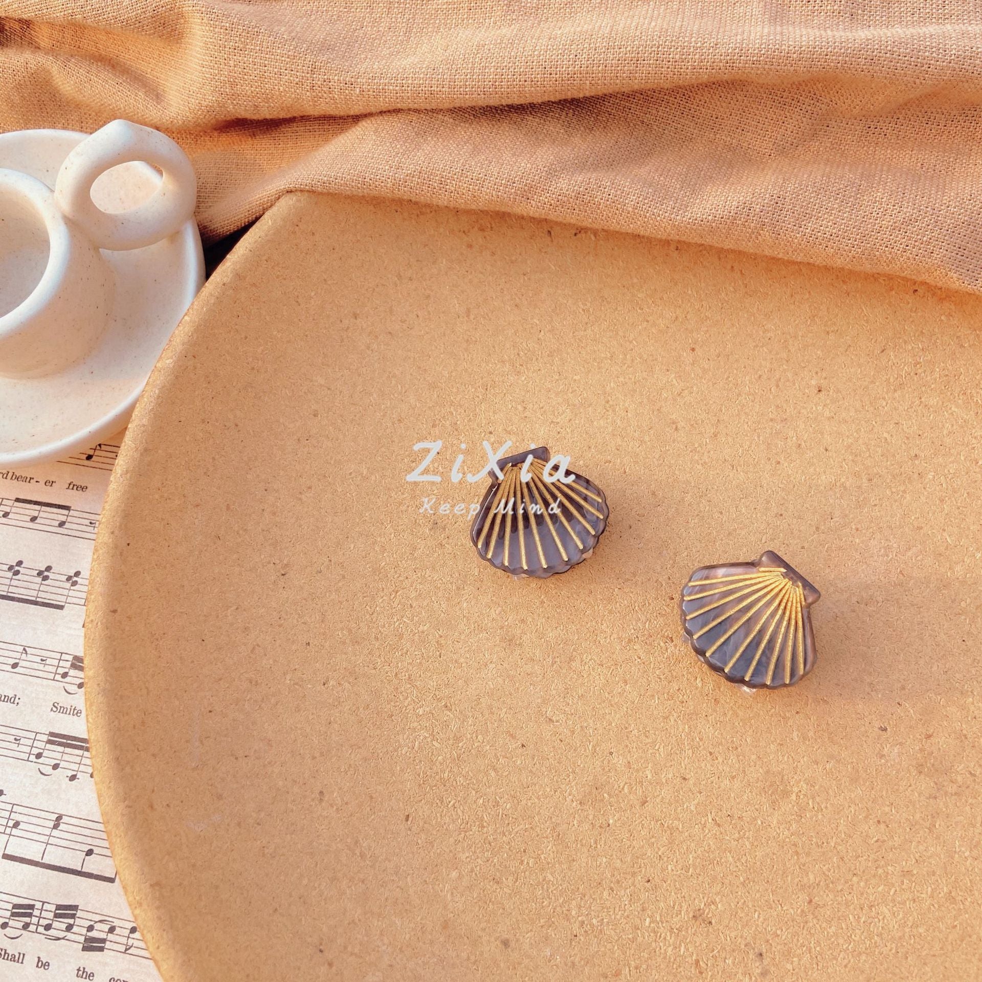 Wholesale Shell Mini Plastic Hair Clips