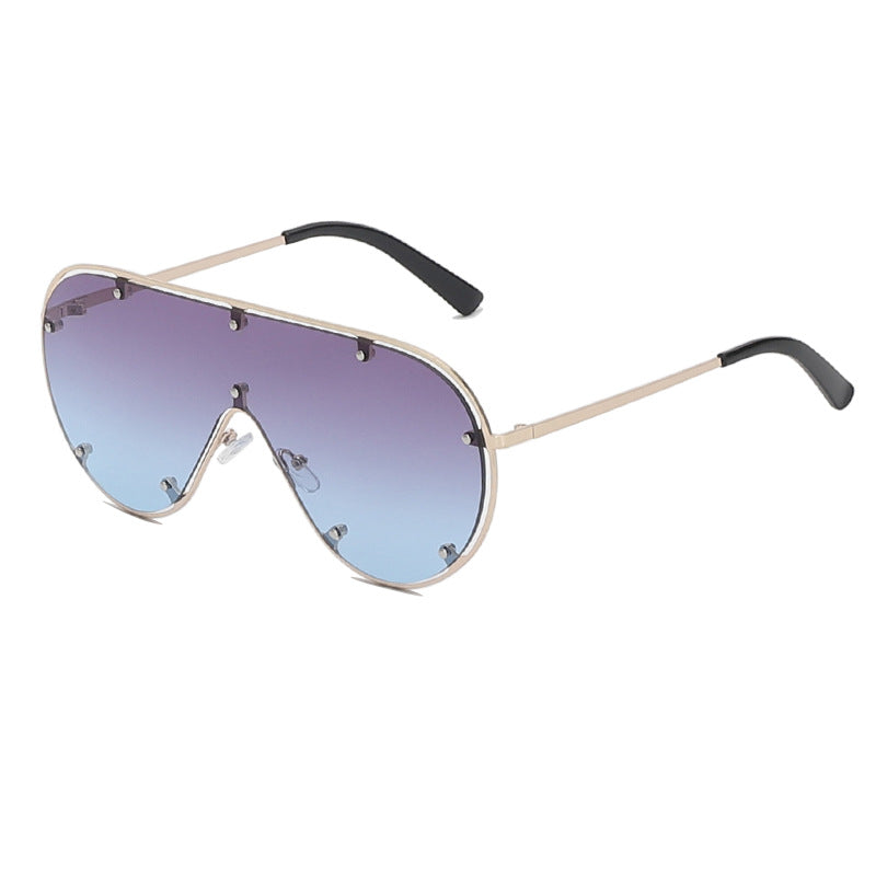 Gafas de sol para mujer con marco grande de metal PC al por mayor ahuecadas