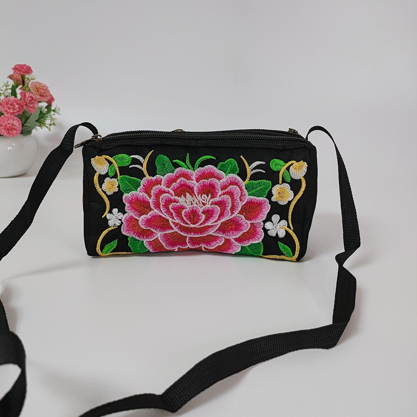 Wholesale Canvas Ethnic Style Embroidered Bags and Purses
