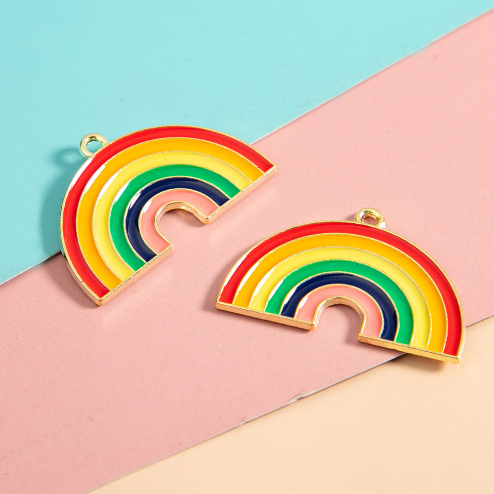 Al por mayor 10-100pcs/paquete de la bandera del arco iris que el corazón de la aleación de la aleación de la aleación del aceite de joyas de joyería