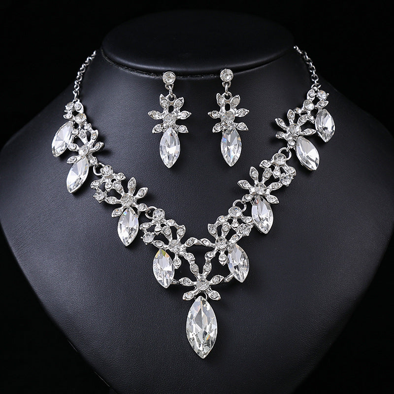 Wholesale Vintage Crystal Alloy Long Necklace Earrings Set
