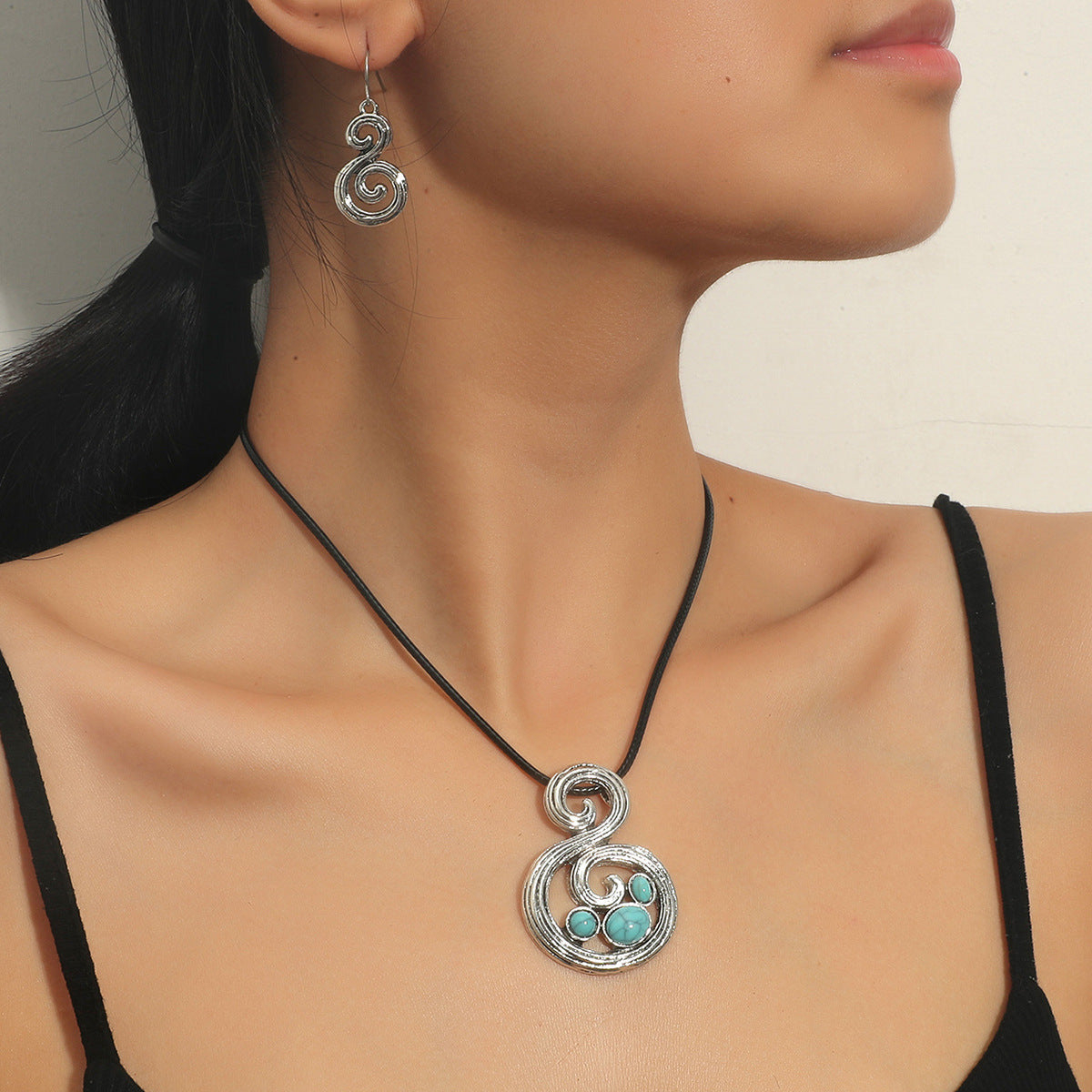 Wholesale Vintage Turquoise Alloy Necklace Choker