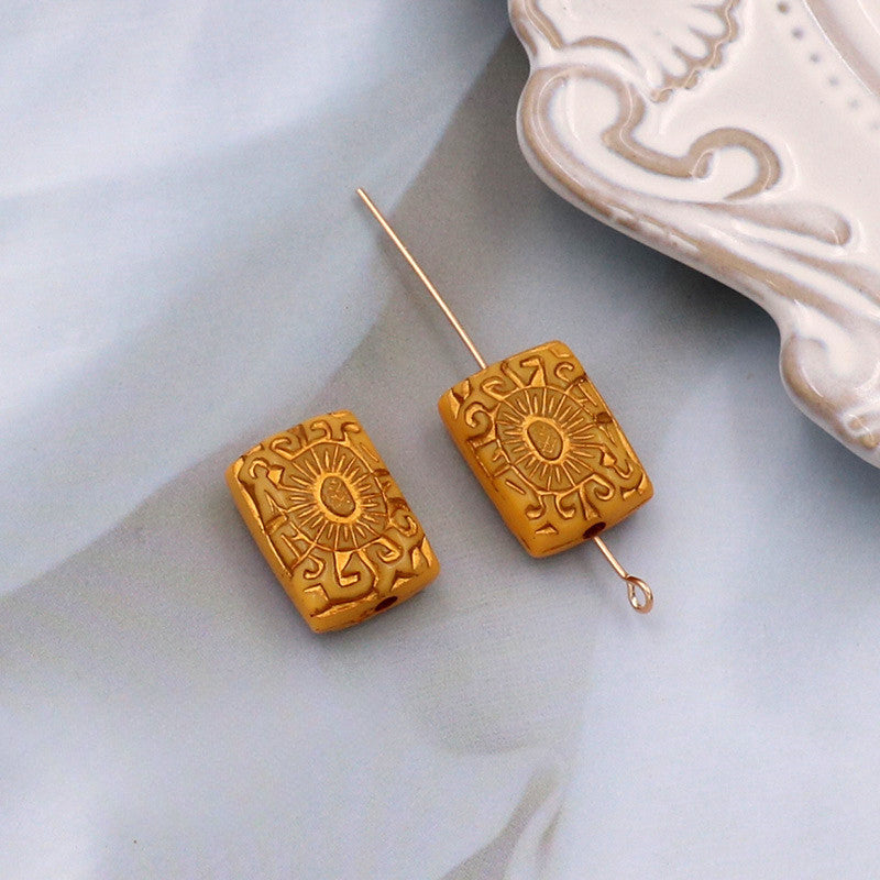 Wholesale of 10PCS Vintage Gold Relief Patterned Plastic Beads