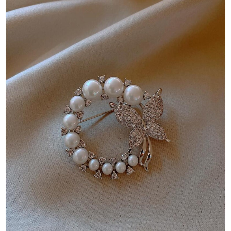 Wholesale Diamond Inlaid Pearl Butterfly Alloy Brooches