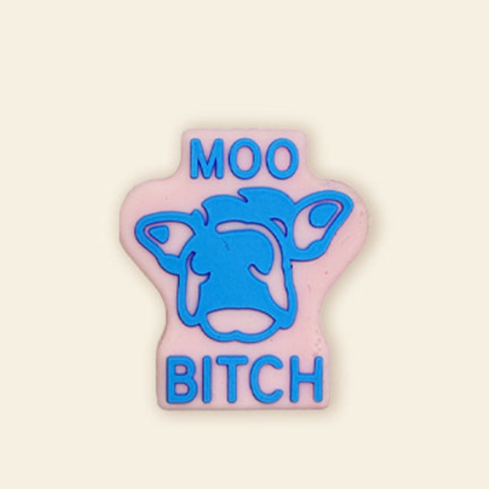 Wholesale 10pcs  Alphabet Cow Silicone Focal Beads