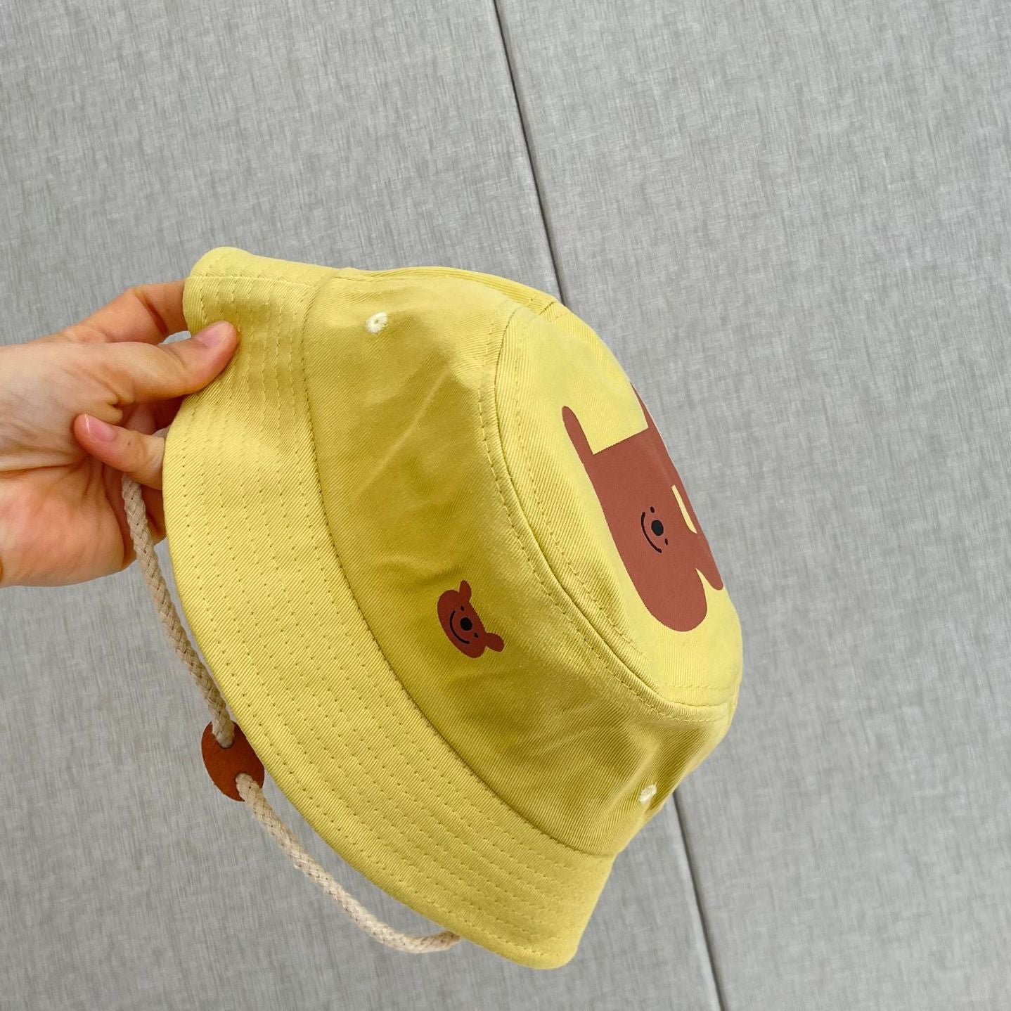 Venta al por mayor algodón niños compensado Big B carta cubo sombrero