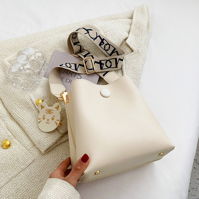 Wholesale Versatile Messenger Bag Bucket Bag OLY-SD-KK004