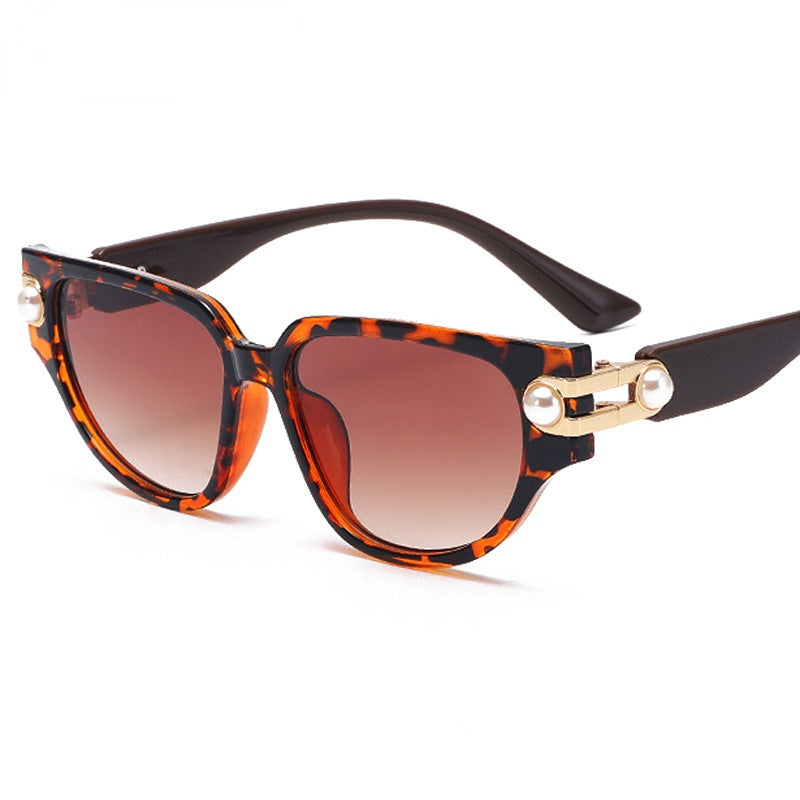 Venta al por mayor de gafas de sol para mujer con montura de perla pequeña