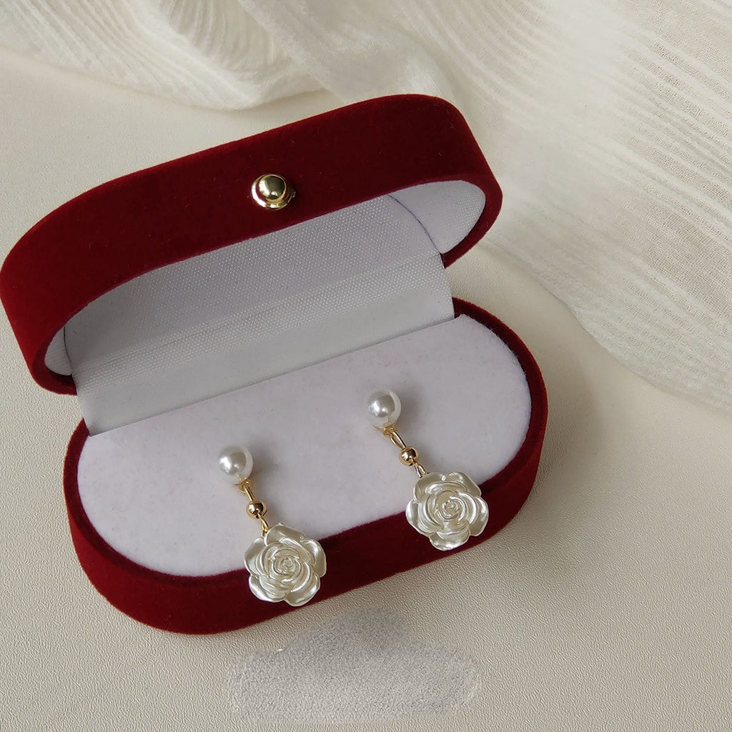 Wholesale Pearl Flower Alloy Earrings